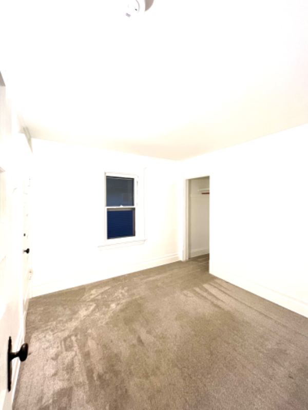 618 Stanley Ter Ne - Photo 3 of 29