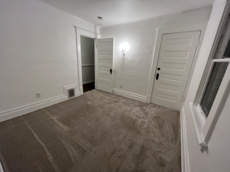 618 Stanley Ter Ne - Photo 4 of 29