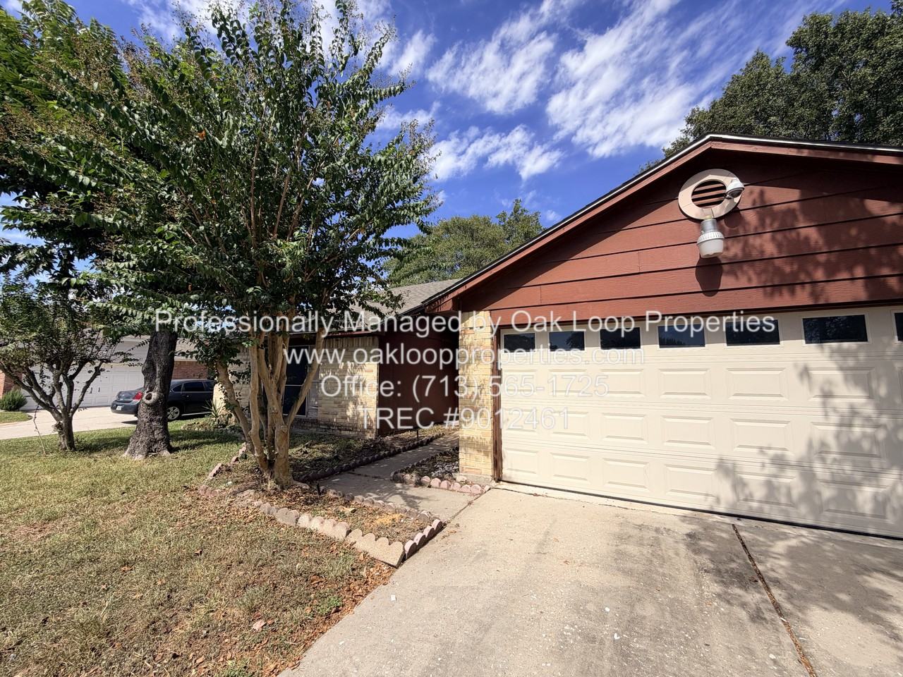 2731 Flintrock Cir - Photo 2 of 26