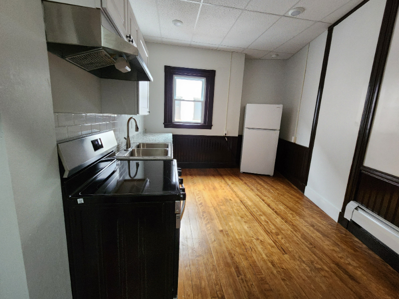 10 Langdon St #305 - Photo 4 of 7