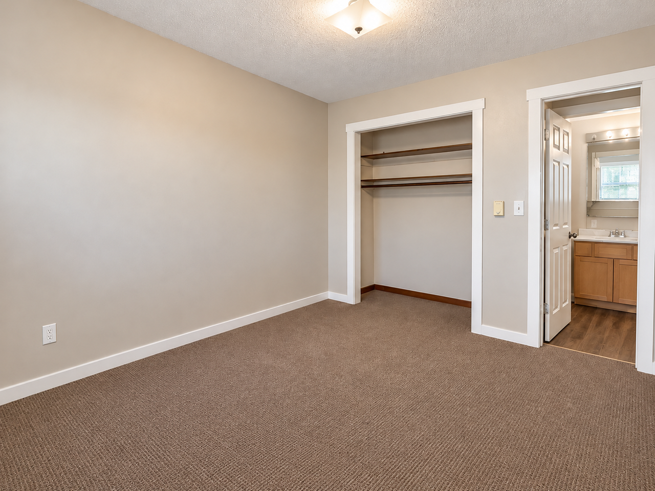 1325 Cox St #1 - Photo 6 of 12