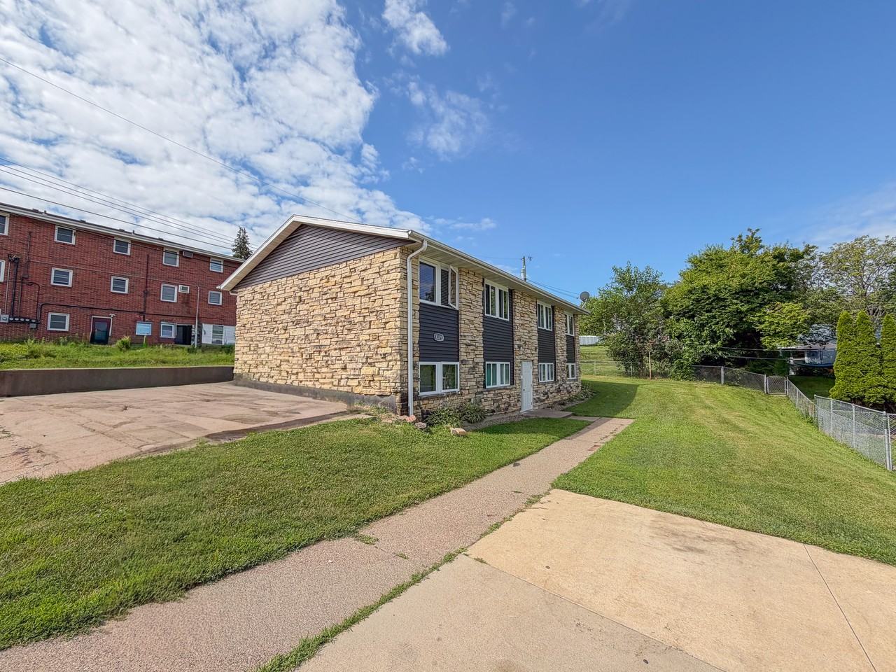 Cox Street Apartments - Photo 2 of 4