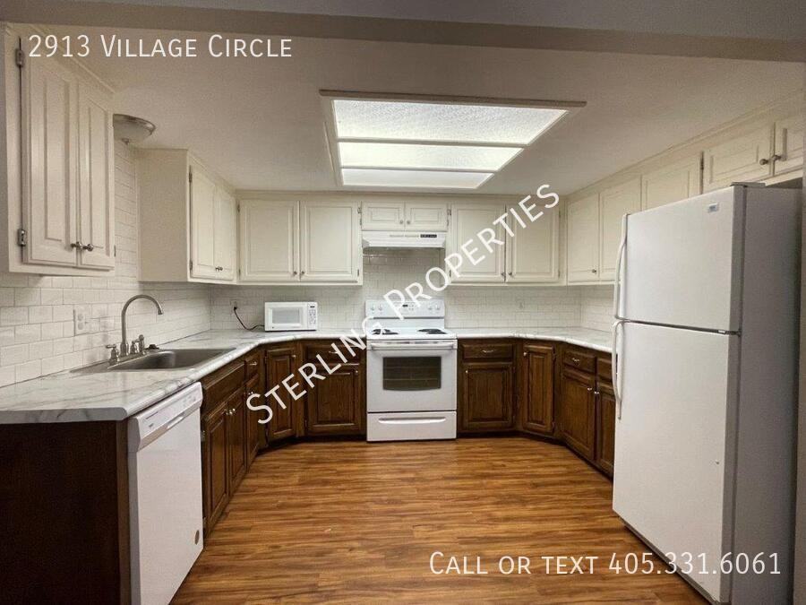 2913 Village Cir - Photo 3 of 20
