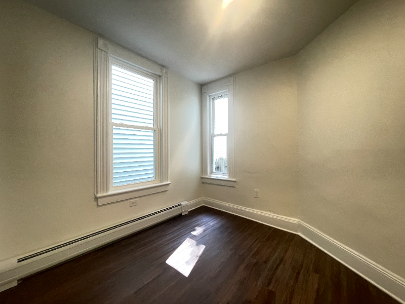 121 Washington Pl #1 - Photo 7 of 21
