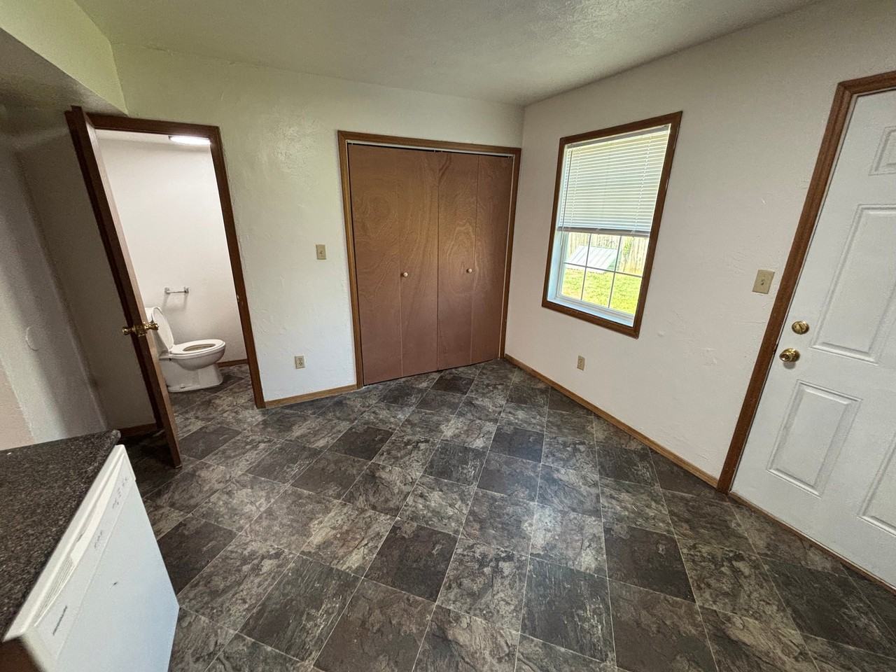 3413 N 21st St - Photo 5 of 10