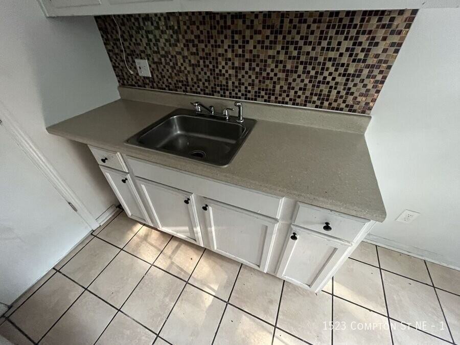 1523 Compton St Ne #1 - Photo 2 of 5