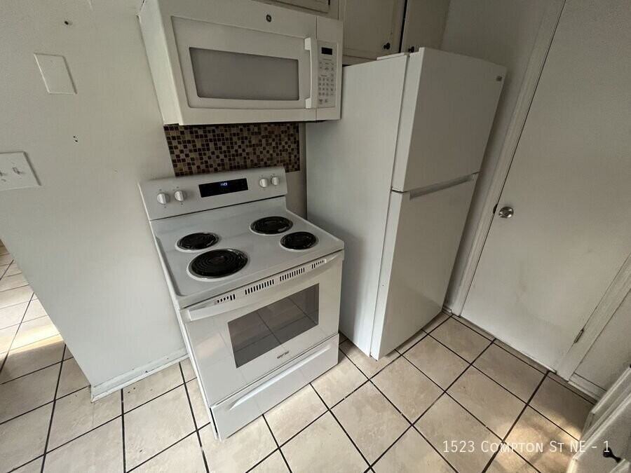 1523 Compton St Ne #1 - Photo 3 of 5