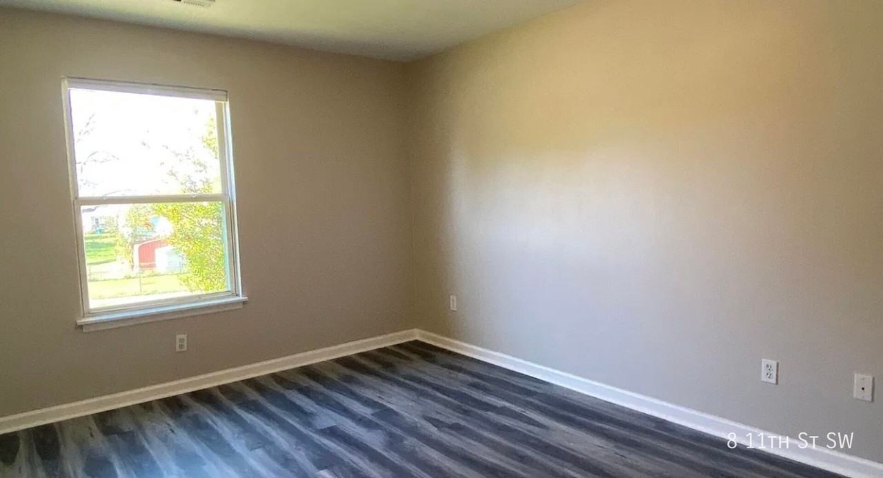 8 11th St Sw - Photo 3 of 10