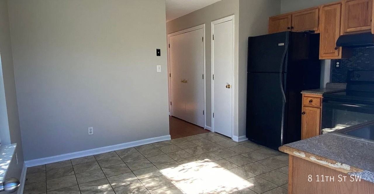 8 11th St Sw - Photo 4 of 10