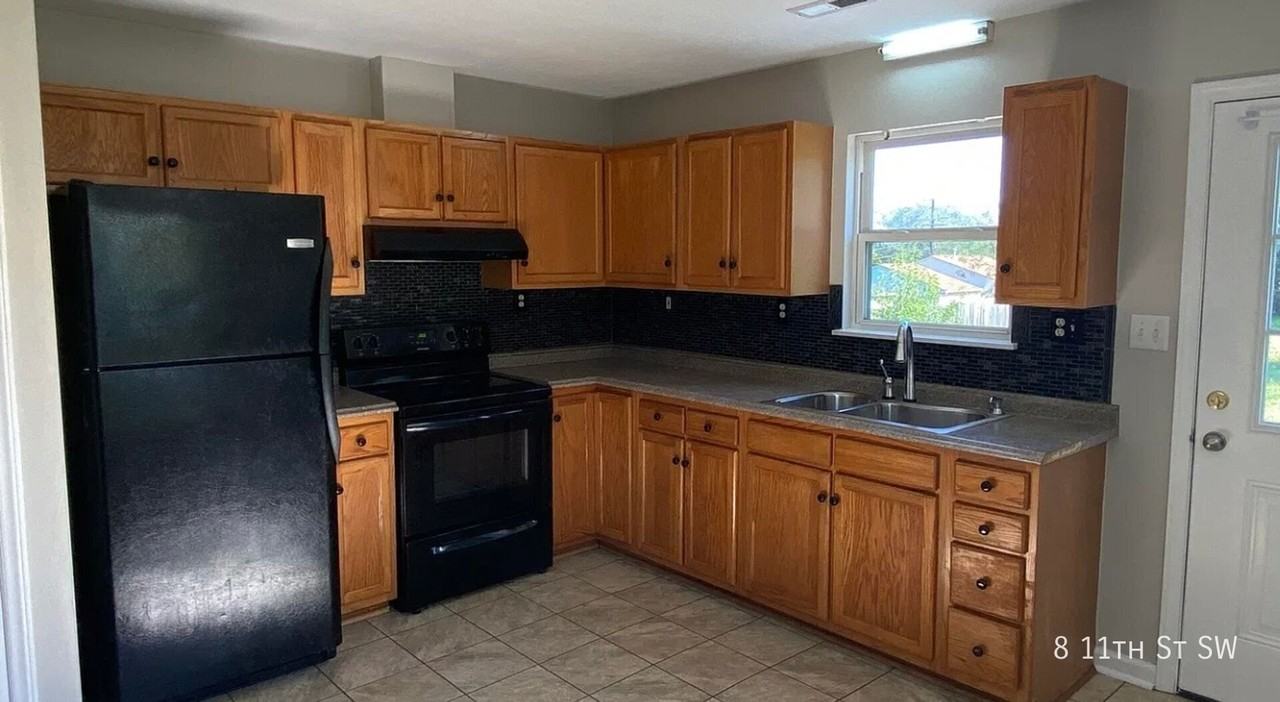 8 11th St Sw - Photo 5 of 10