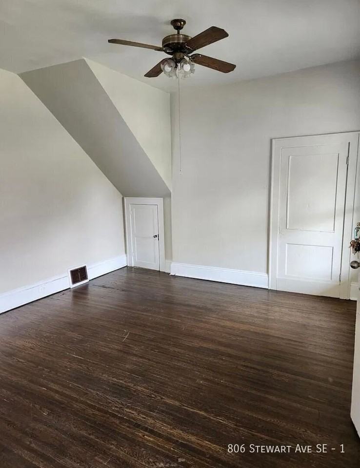 806 Stewart Ave Se #1 - Photo 6 of 7