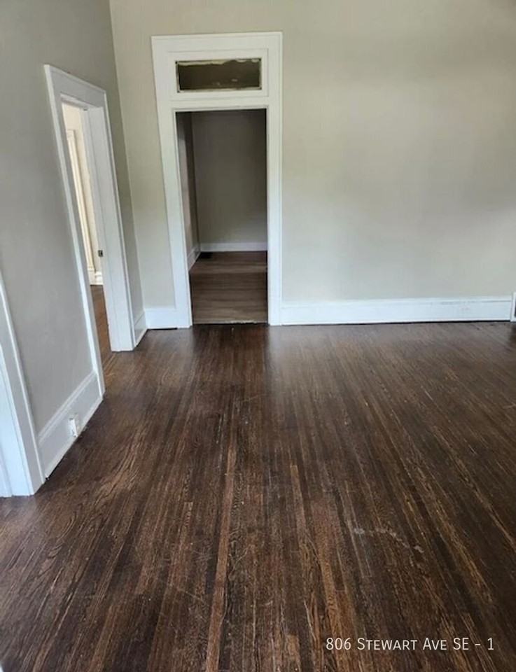 806 Stewart Ave Se #1 - Photo 7 of 7