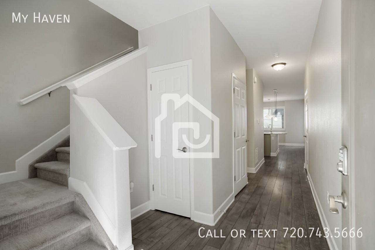 3608 S Lisbon Ct - Photo 3 of 30
