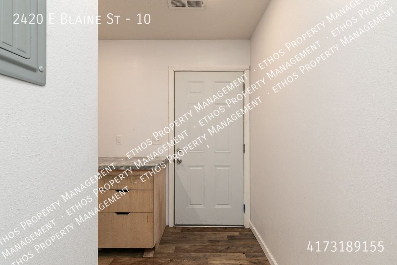 2420 E Blaine St #10 - Photo 3 of 8