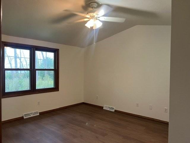 3218 Manitowoc Rd - Photo 4 of 10