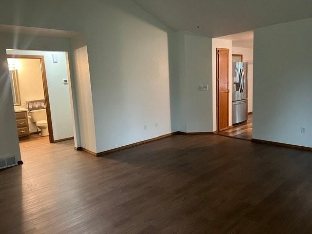 3218 Manitowoc Rd - Photo 7 of 10