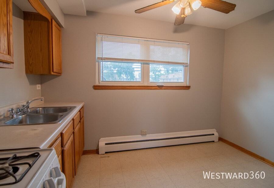 5607 W Irving Park Rd #104 - Photo 5 of 8