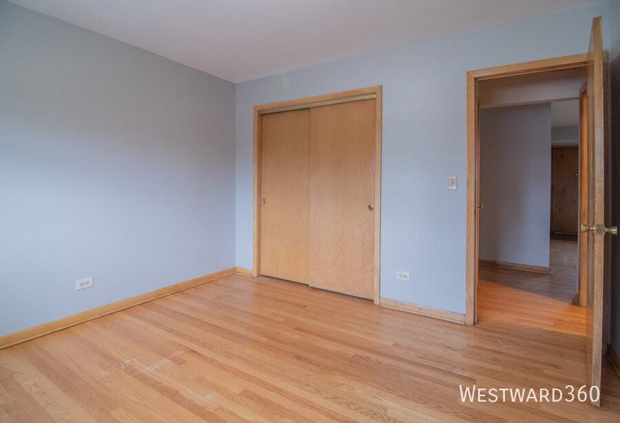 5607 W Irving Park Rd #104 - Photo 6 of 8