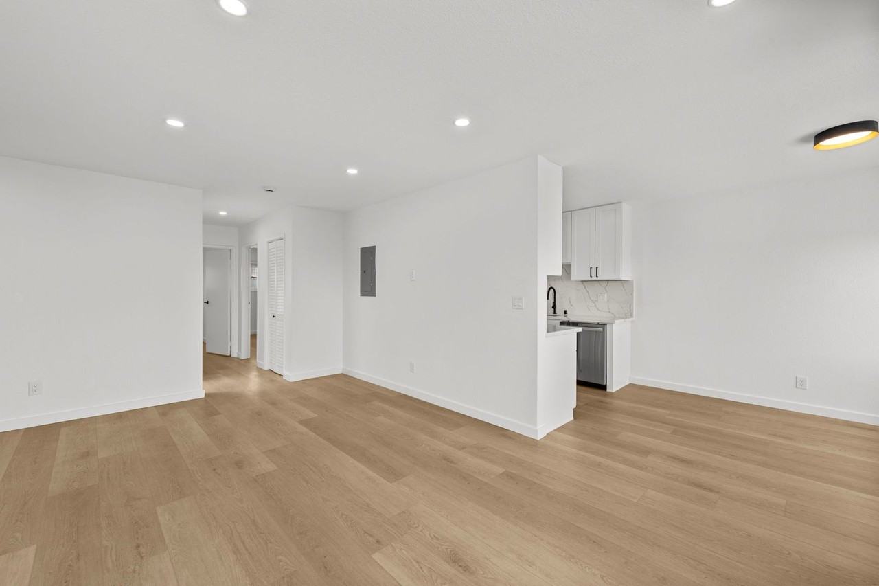 1321 Columbus Ave #7 - Photo 5 of 22
