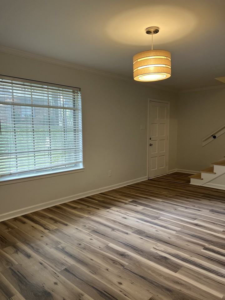 1939 Vienna Way - Photo 7 of 9
