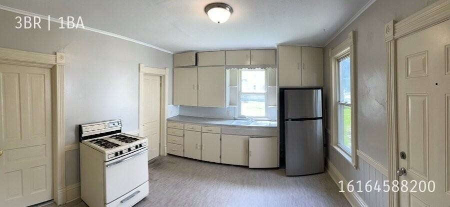 922 Hovey St Sw #1 - Photo 2 of 7