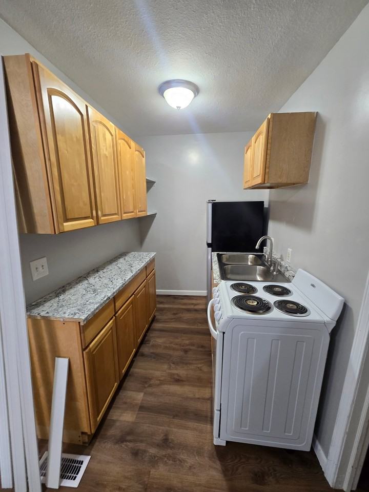 179 E Huron Ave #4 - Photo 5 of 6