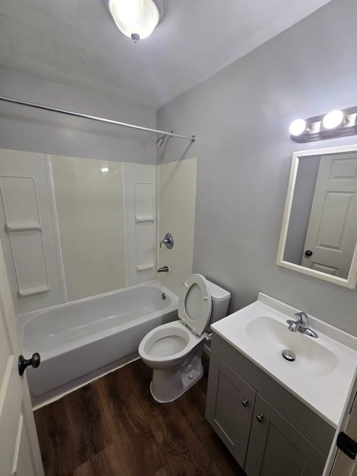 179 E Huron Ave #4 - Photo 6 of 6