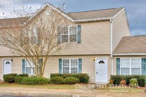 featured image of 510 Date Palm Cir #1