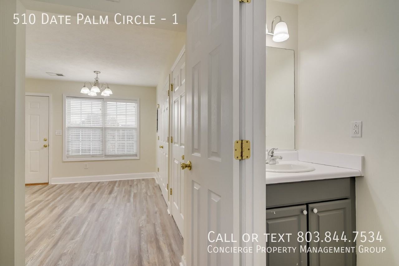 510 Date Palm Cir #1 - Photo 6 of 25