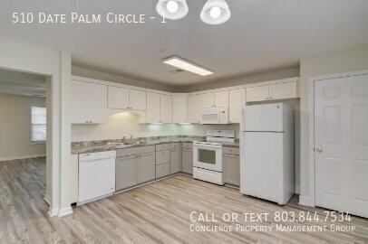 510 Date Palm Cir #1 - Photo 7 of 25