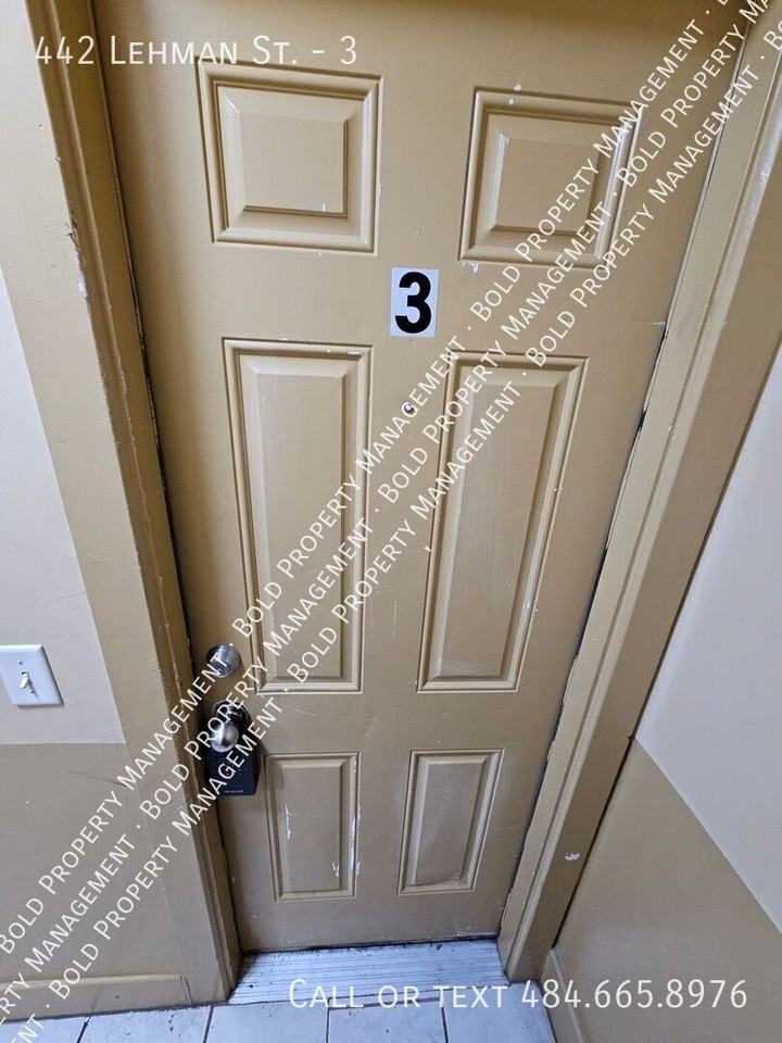 442 Lehman St #3 - Photo 2 of 11