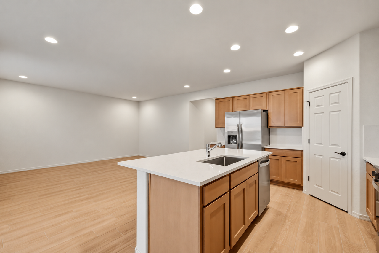27315 N 162nd Ave - Photo 6 of 31