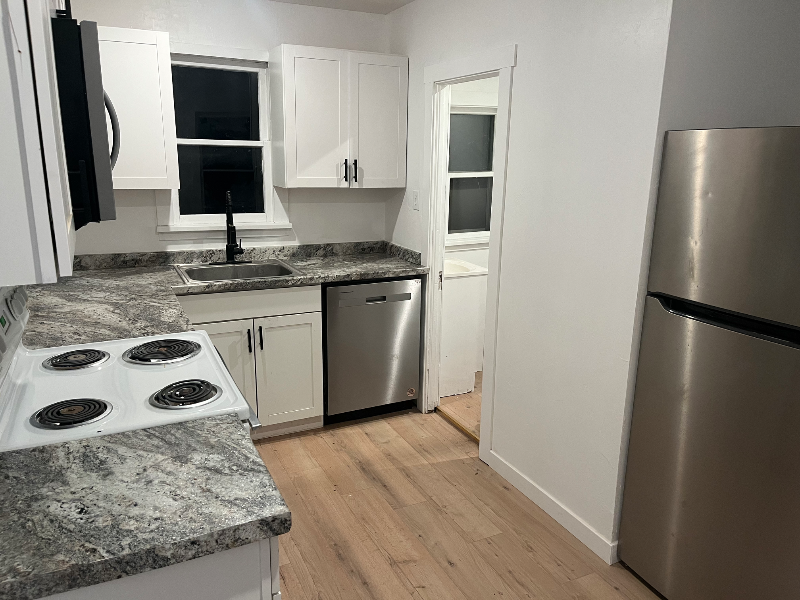 369 S Eastern Ave #B - Photo 4 of 8