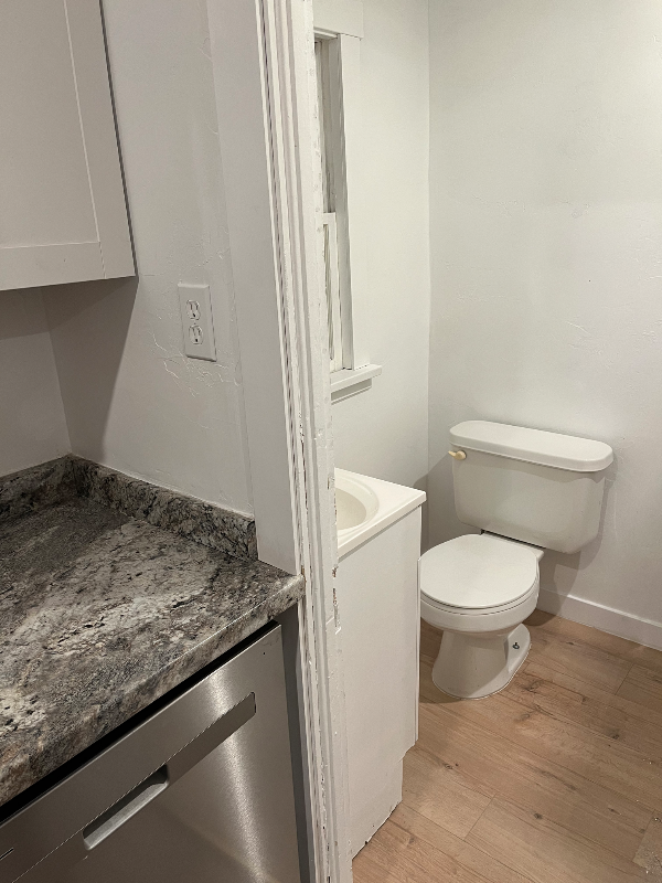 369 S Eastern Ave #B - Photo 6 of 8