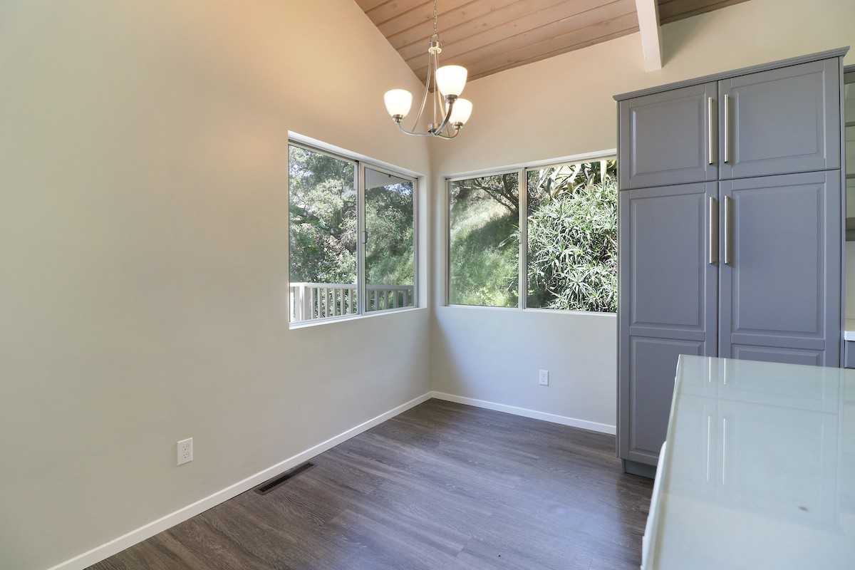 3651 Mandeville Canyon Rd - Photo 7 of 41