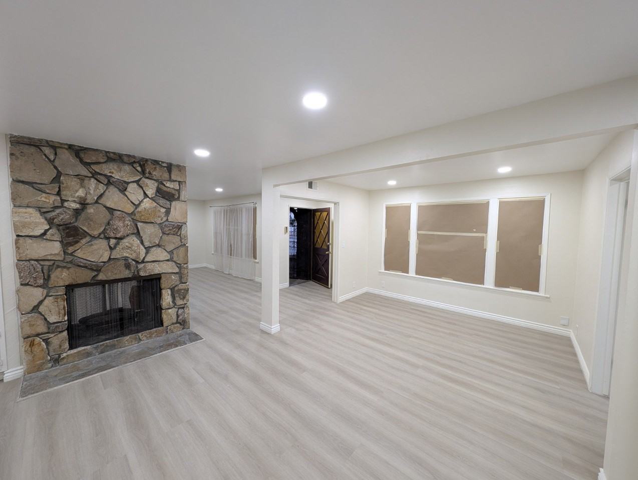 1504 S Grand Ave #1504 - Photo 4 of 13