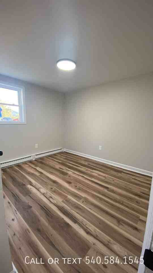 2814 Idlewild Blvd Ne - Photo 2 of 16
