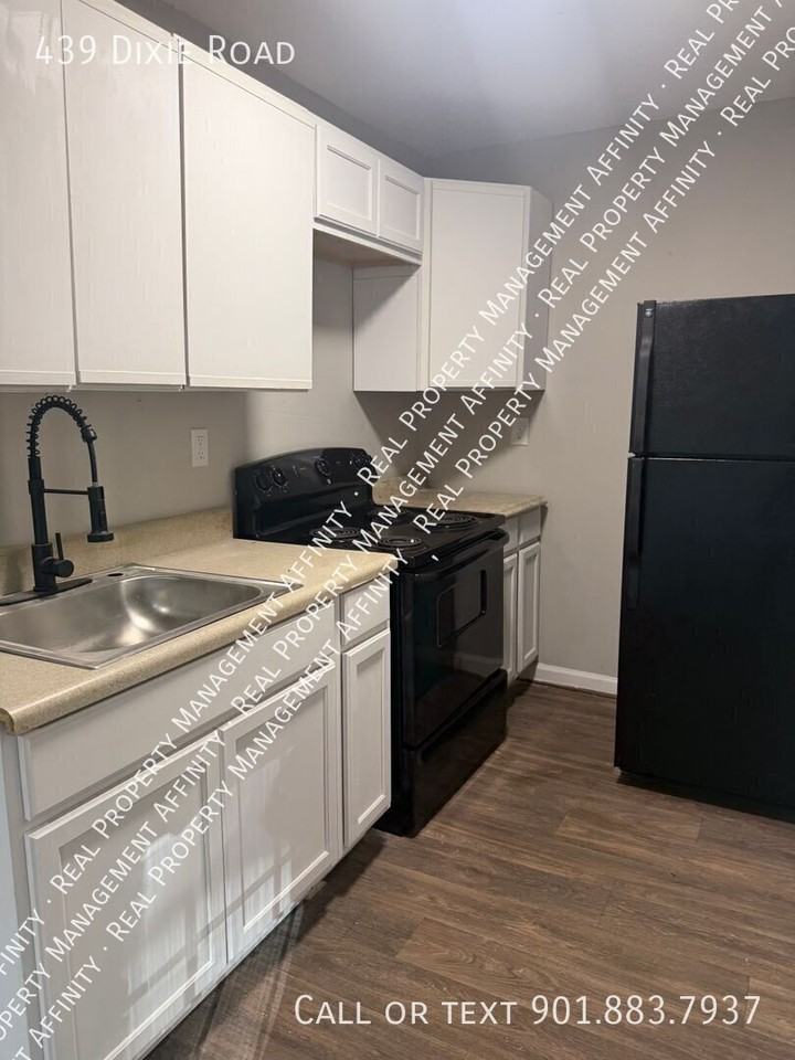 439 Dixie Rd - Photo 4 of 7