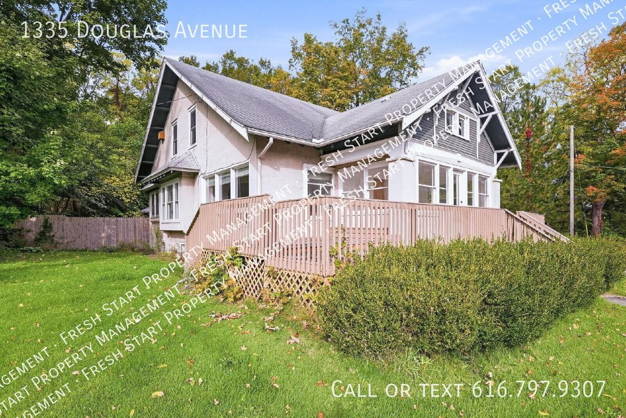 1335 Douglas Ave - Photo 4 of 46