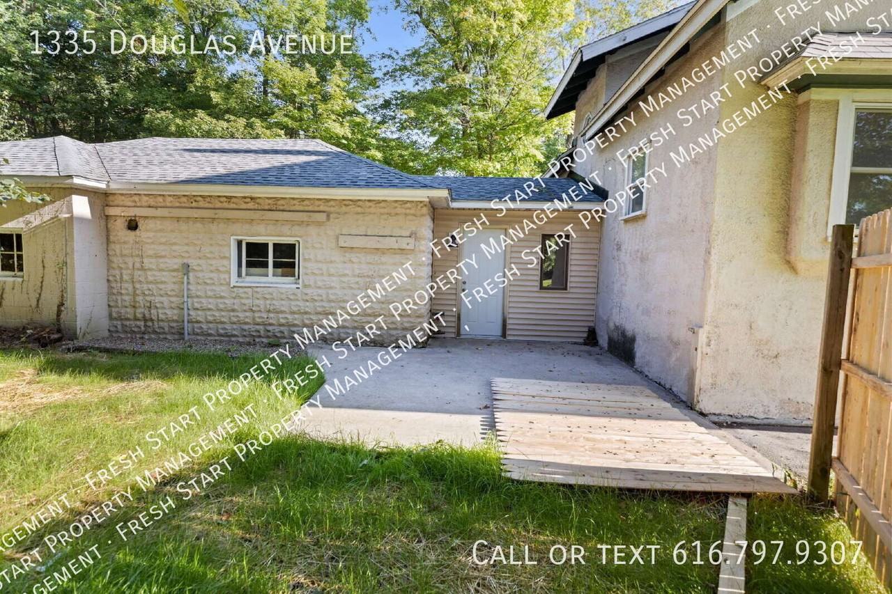 1335 Douglas Ave - Photo 5 of 46