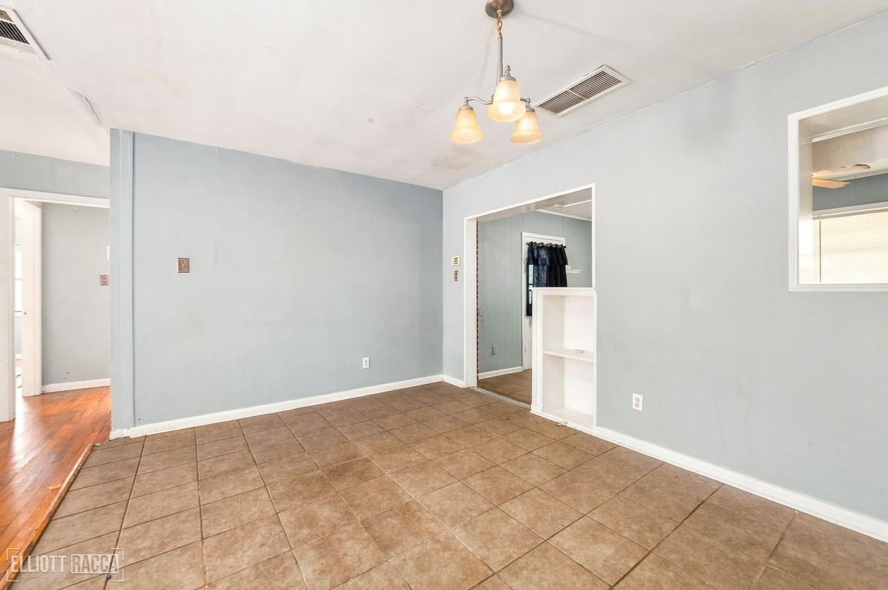 202 Carole St - Photo 4 of 22