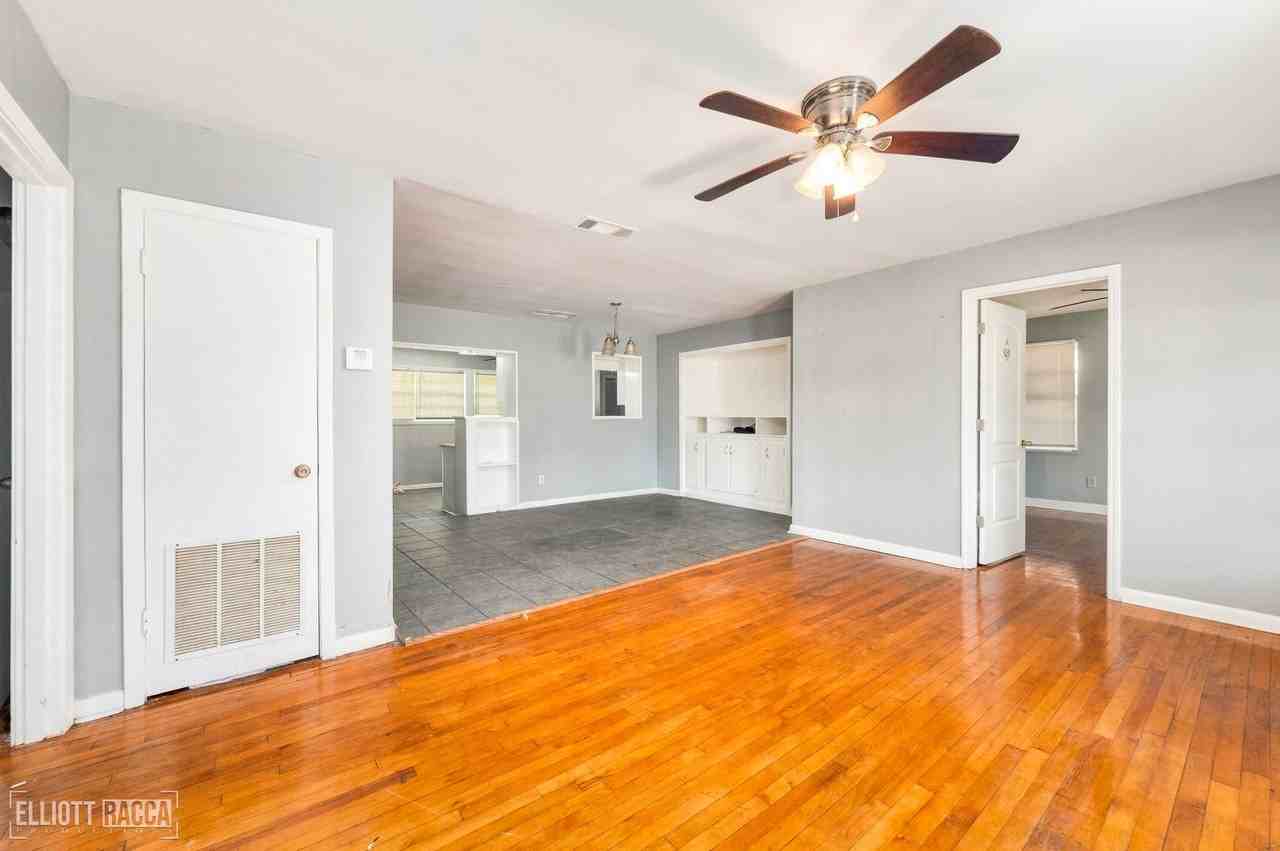 202 Carole St - Photo 7 of 22