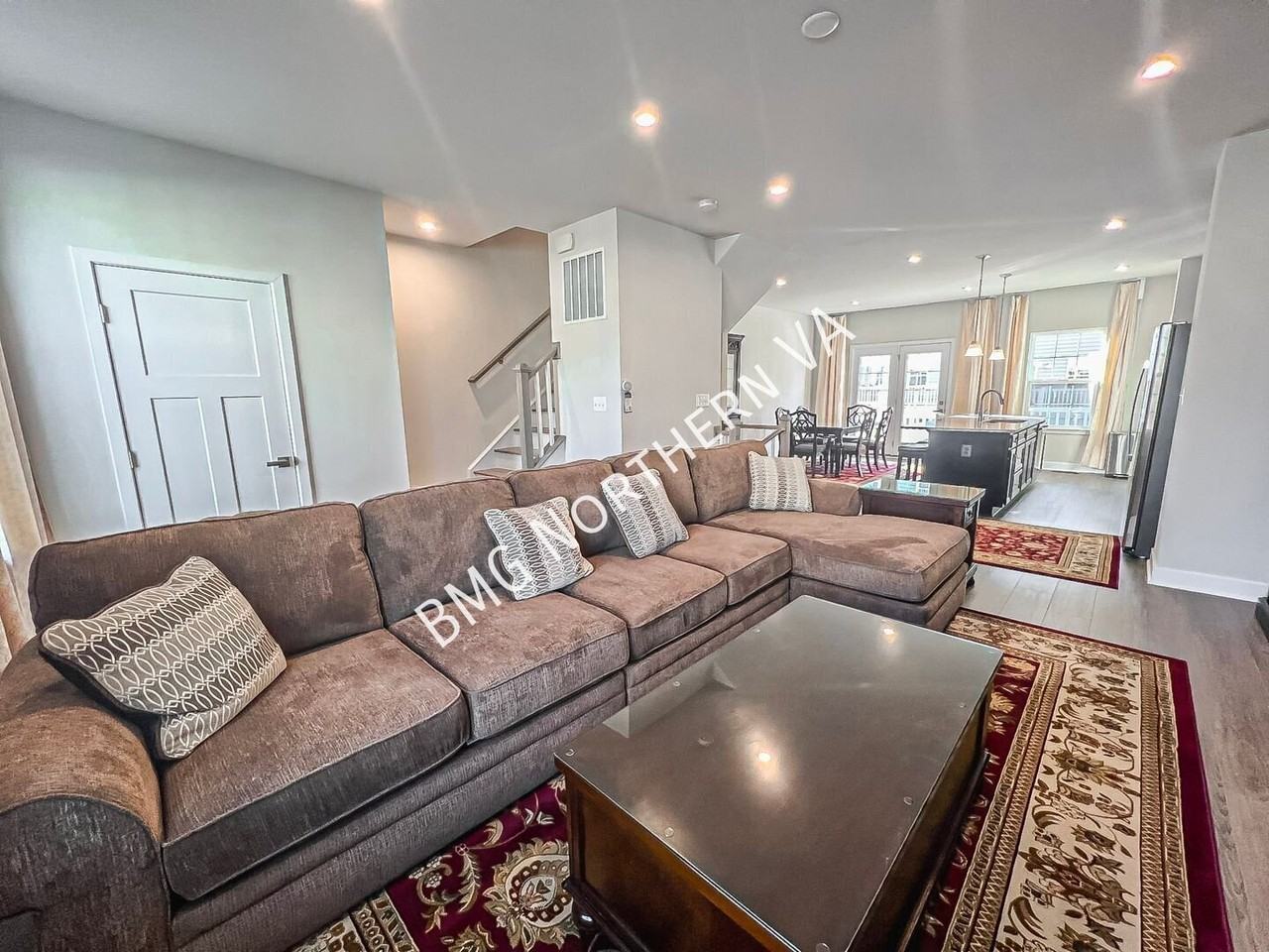 42522 Tiber Falls Sq - Photo 5 of 36