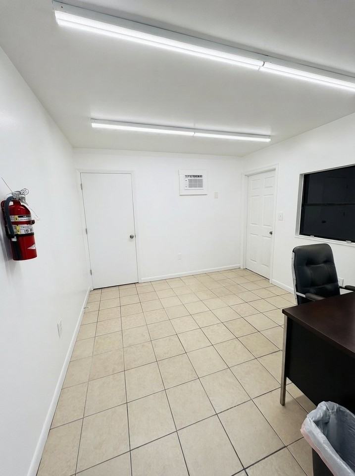 303 W Mitchell Hammock Rd #1001 - Photo 5 of 9
