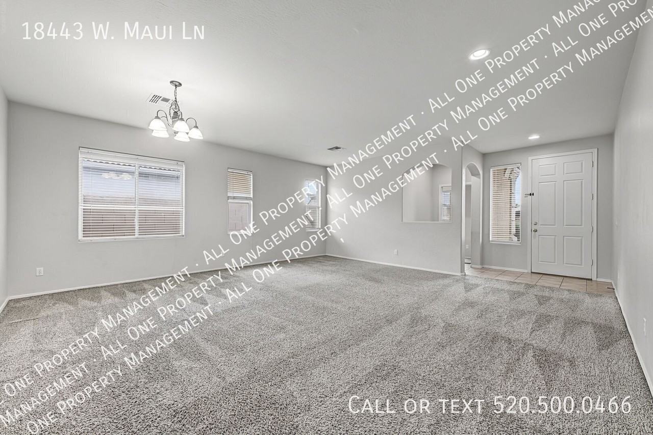 18443 W Maui Ln - Photo 5 of 34