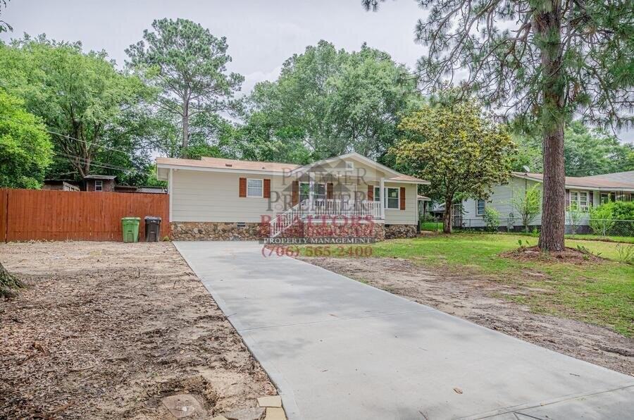 5724 Sanford Ave - Photo 6 of 41