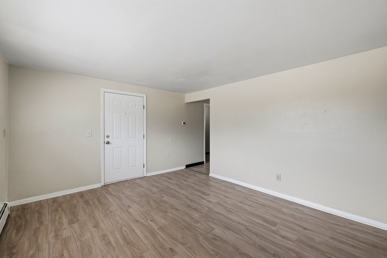 4060 Airport Rd #4 - Photo 5 of 13
