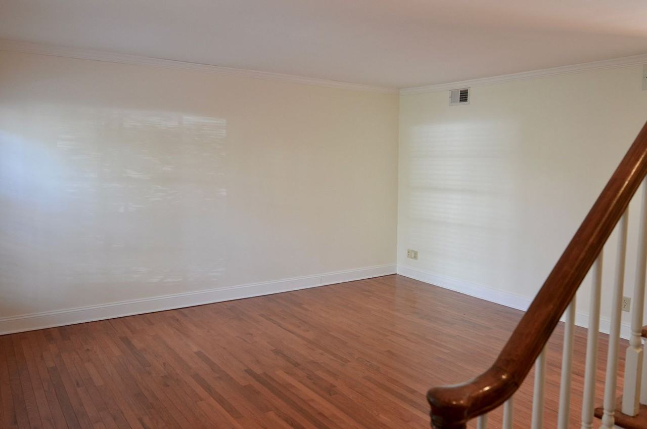 409 Smith Ave - Photo 3 of 16
