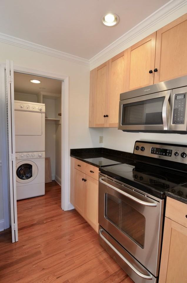 409 Smith Ave - Photo 5 of 16