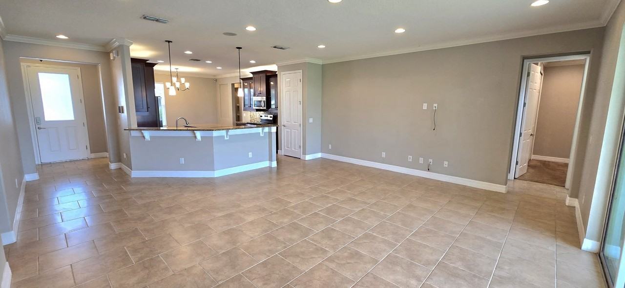 2860 N Point Blvd - Photo 4 of 20